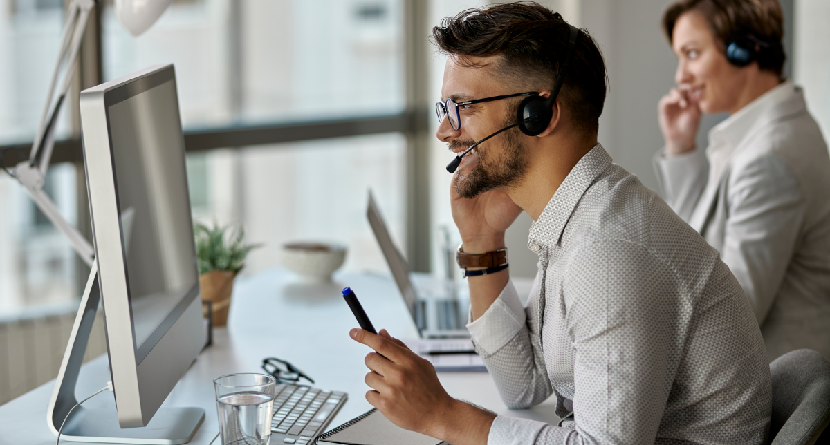 10 Key Customer Service Trends To Dominate in 2025