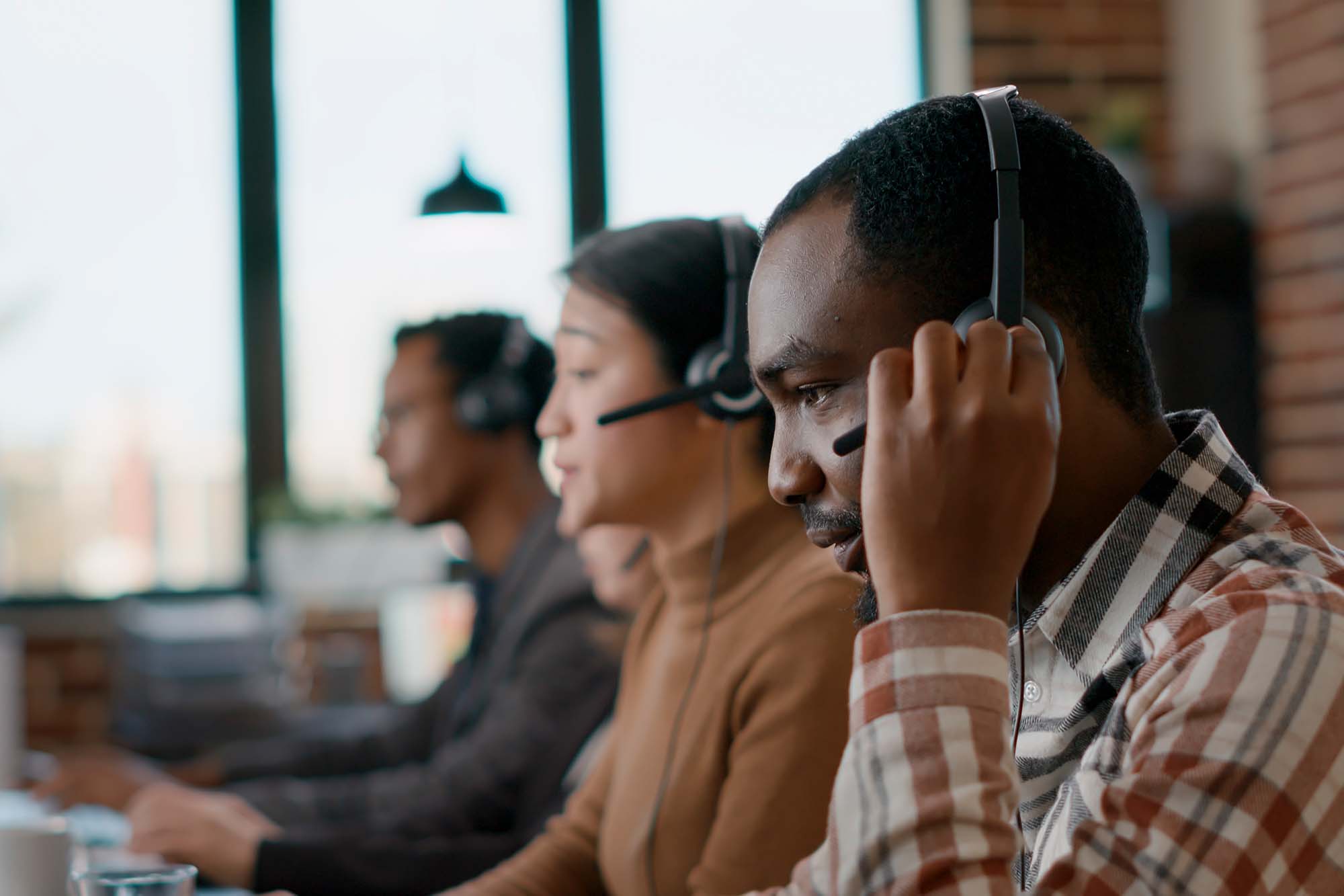 Measuring Call Center Performance: 7 Top Metrics