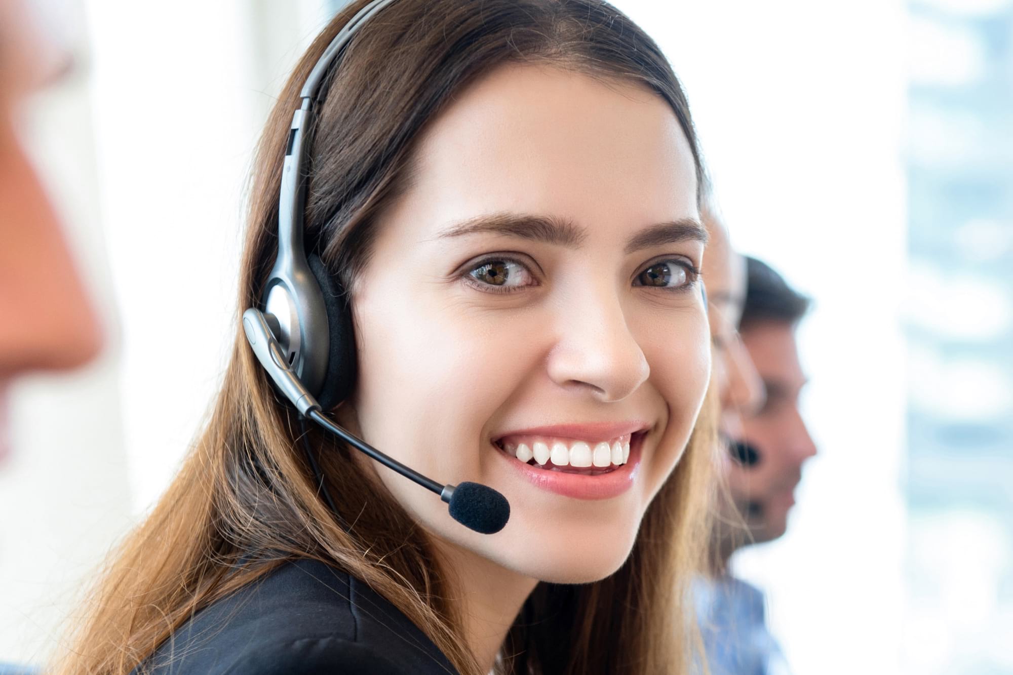 The Basics of Support: Customer Service vs Customer Experience